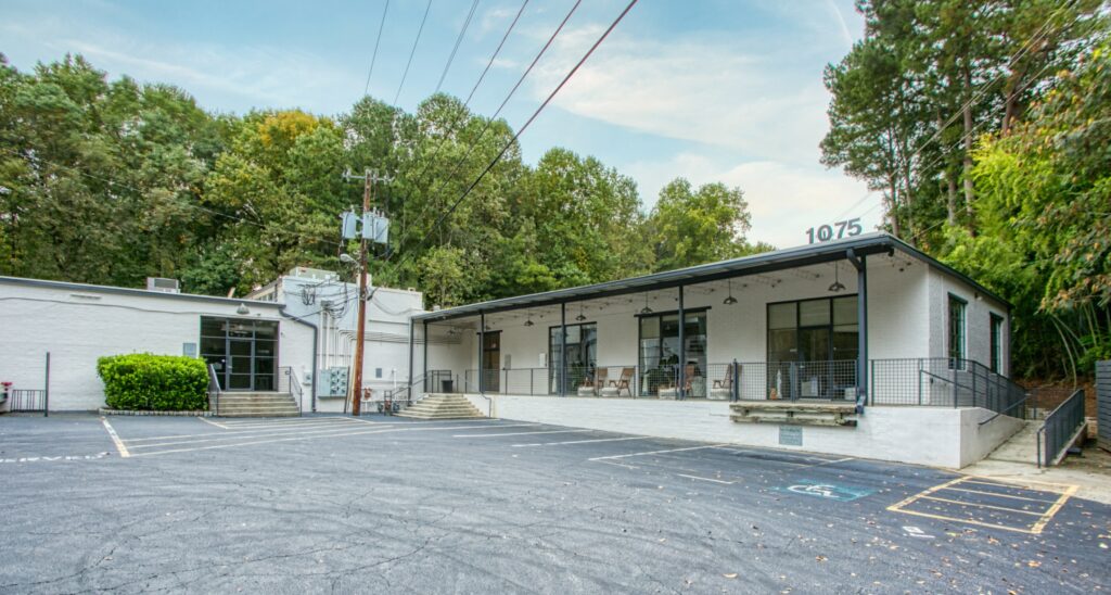 1075 Zonolite Rd Header
