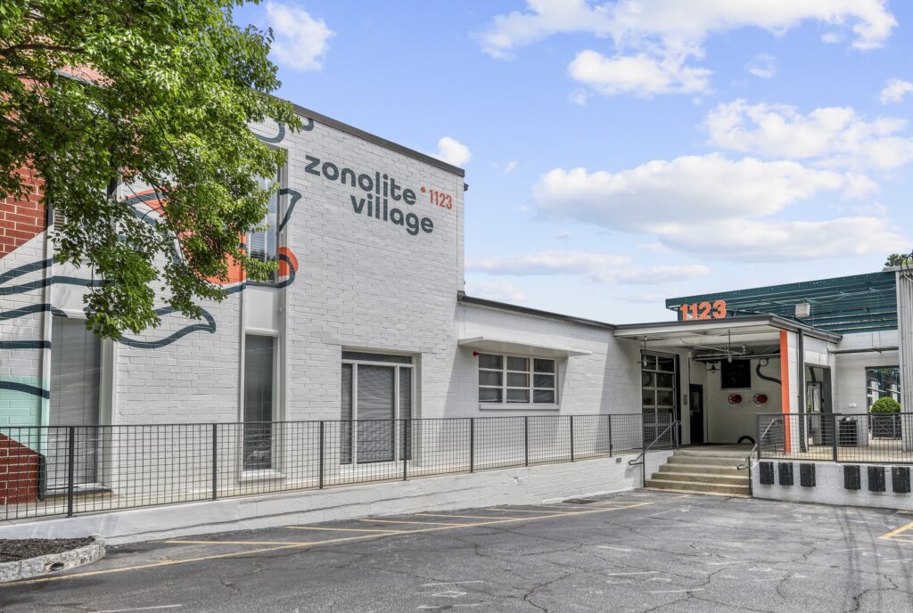 1123 Zonolite Rd